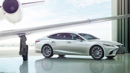 Lexus LS Right Side View