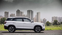 Hyundai Alcazar Right Side View
