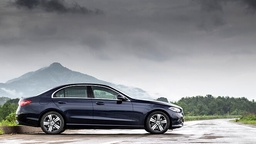 Mercedes-Benz C-Class Right Side View