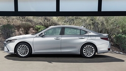 Lexus ES Left Side View