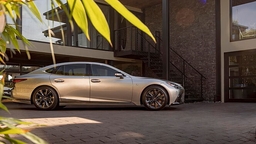 Lexus LS Right Side View
