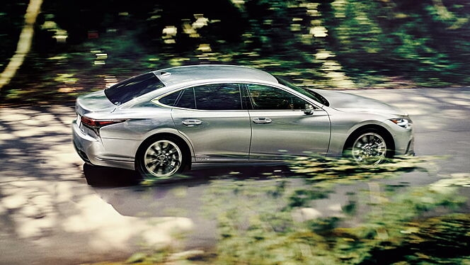 Lexus LS Right Side View