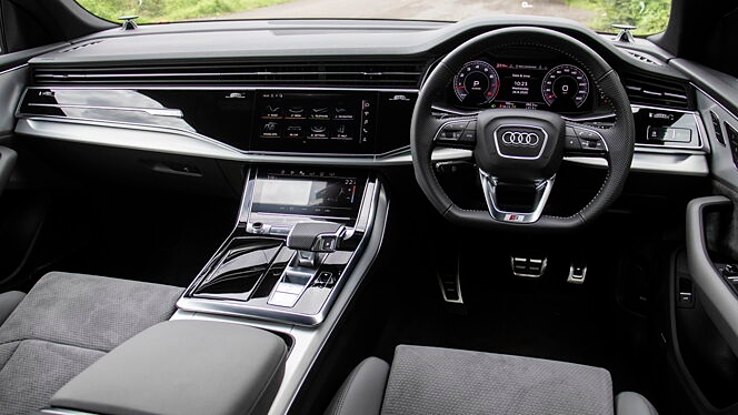 Audi Q8 Dashboard