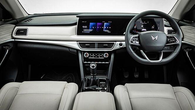 Mahindra XUV700 Dashboard