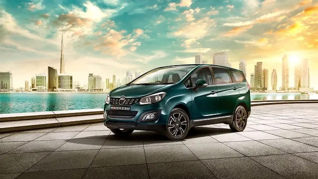 Mahindra Marazzo Left Side View