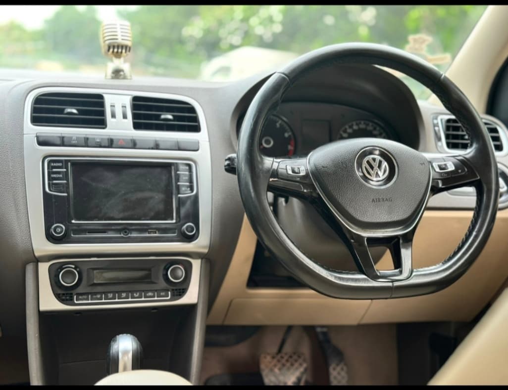 INTERIOR image for VENTO 1.2 TSI HIGHLINE