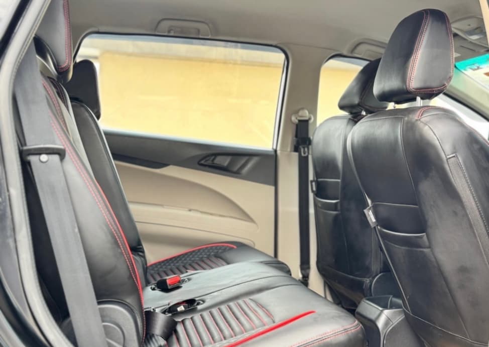 INTERIOR image for MAHINDRA MARAZZO 8 STR M2