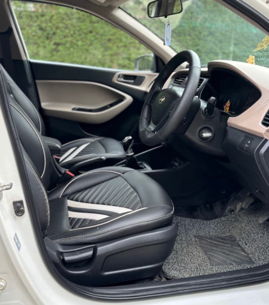 INTERIOR image for I20 MAGNA EXECUTIVE CRDI