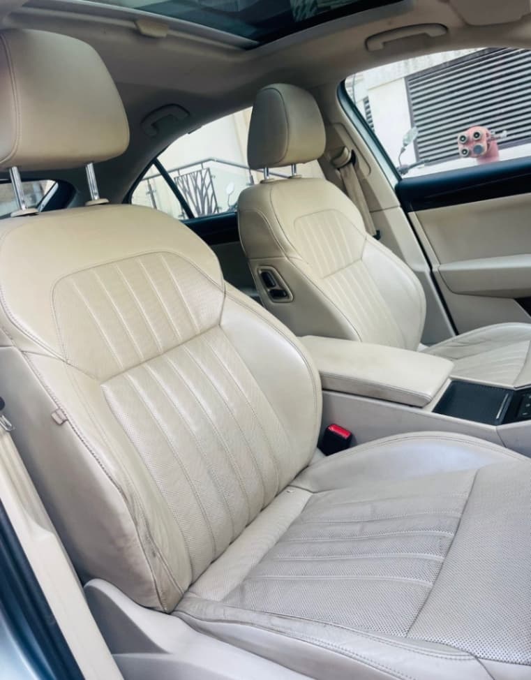 INTERIOR image for SUPERB L & K (132 KW, TSI)