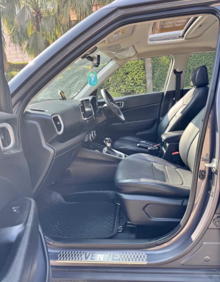 INTERIOR image for VENUE 1.0 TURBO GDI DCT SX+