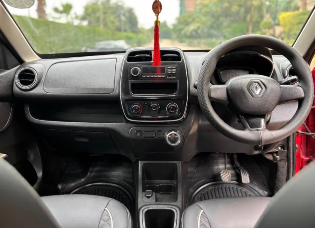 INTERIOR image for RENAULT KWID RXL 1.0 EASY-R