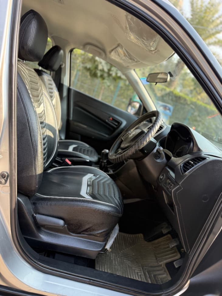 INTERIOR image for V. BREZZA VXI