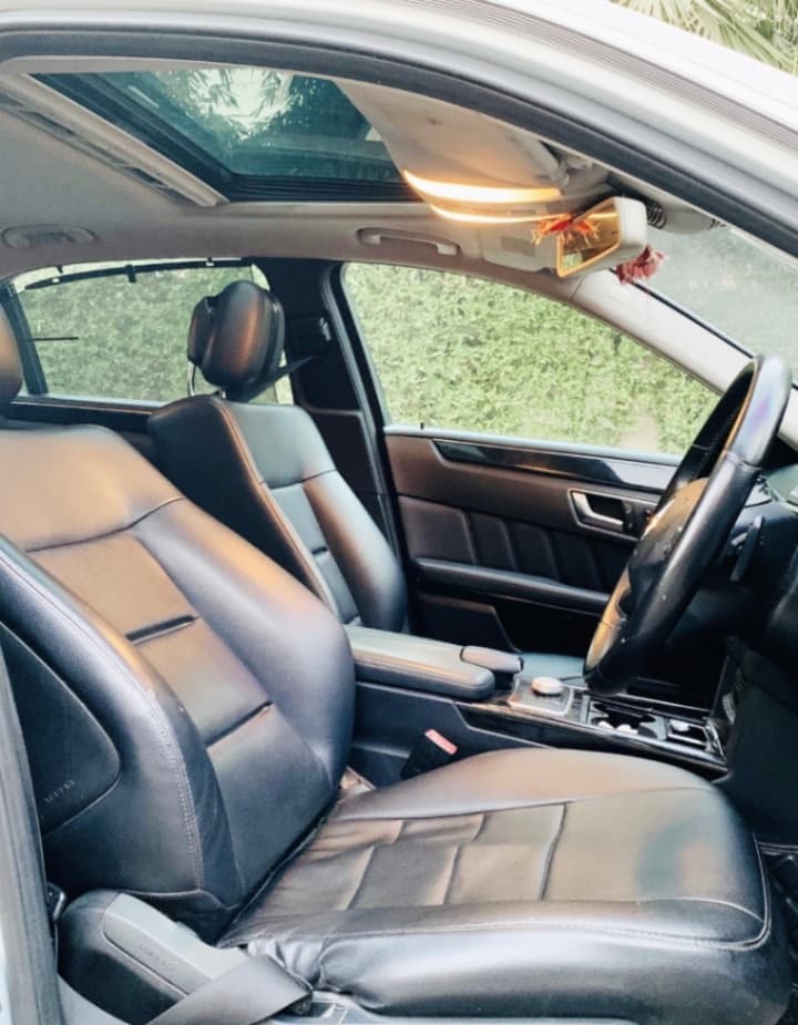 INTERIOR image for BENZ E200