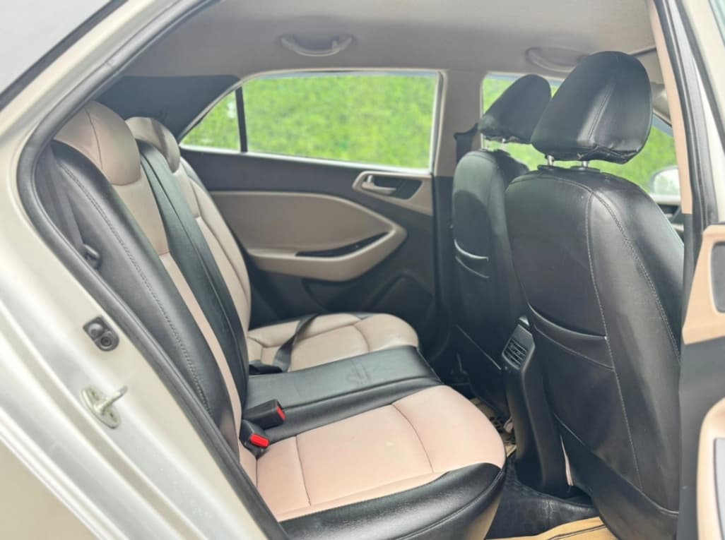 INTERIOR image for I20 MAGNA 1.2 BSIV