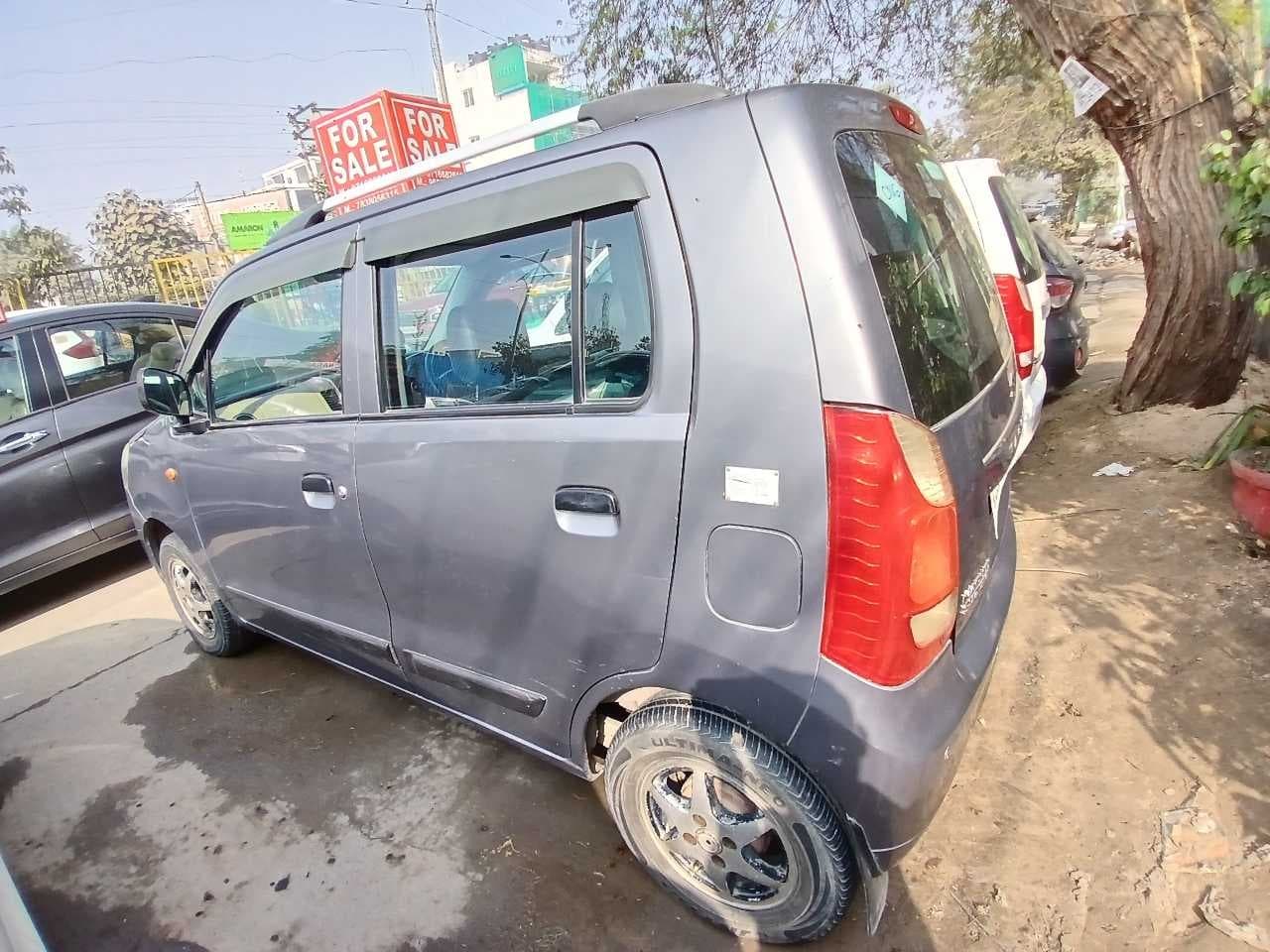 EXTERIOR image for MARUTI WAGON R GREEN LXI