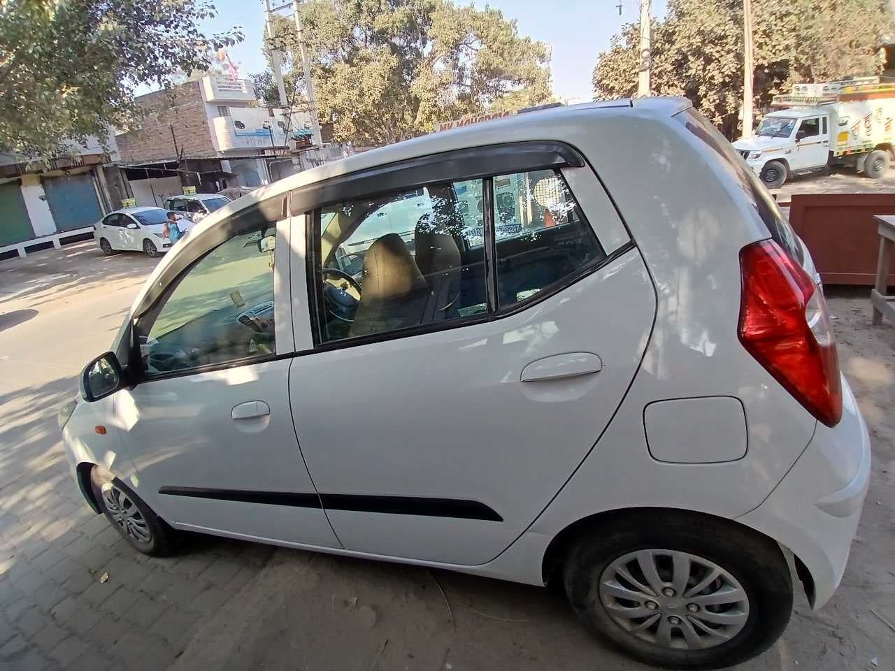 EXTERIOR image for I 10 PETROL