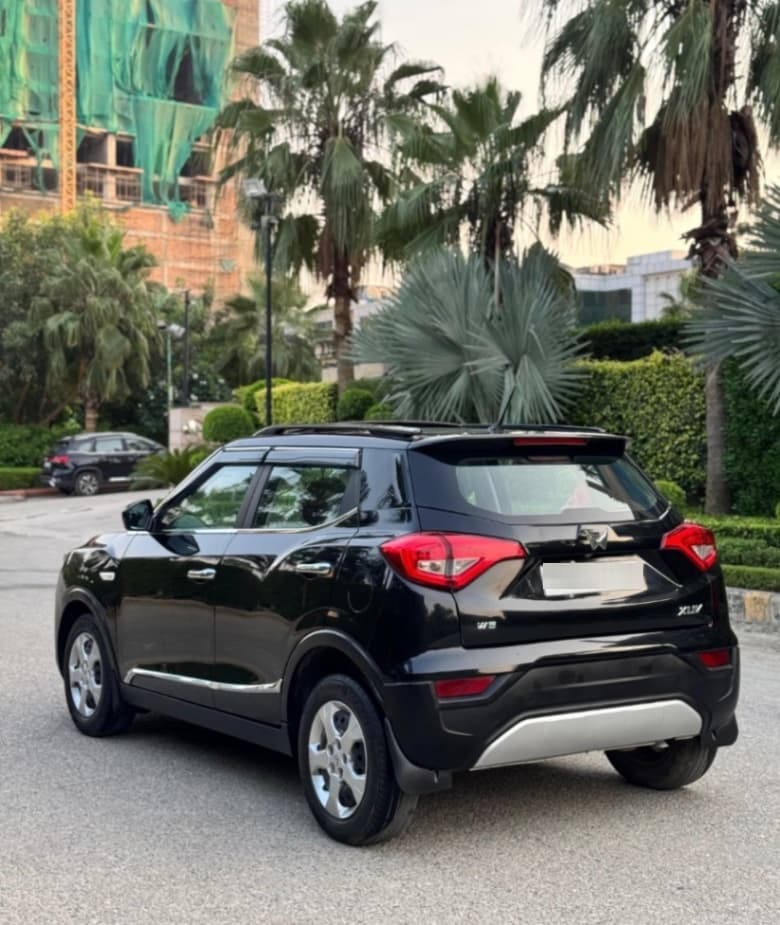 LOOK_AROUND image for MAHINDRA XUV3OO W6 PM BS6 MT